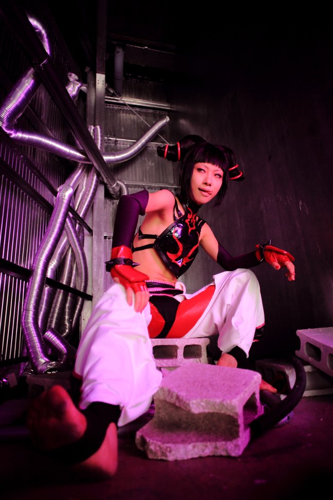 ストリートファイター ジュリのエロいコスプレ画像